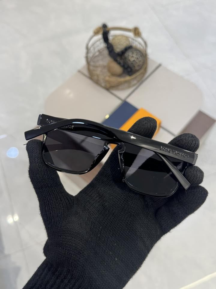 Louis Vuitton Sunglass