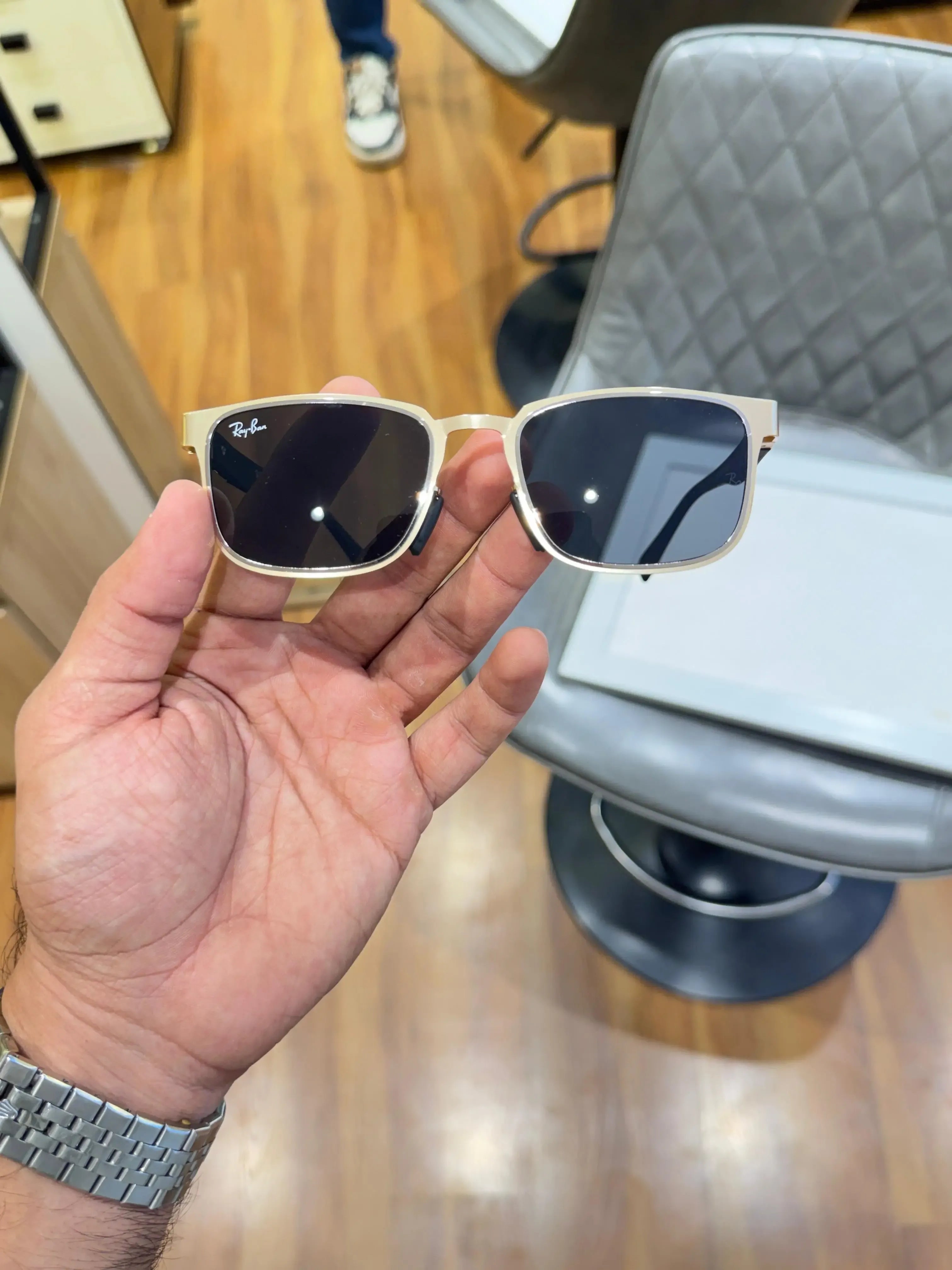 Ray-Ban RB2603 Gold Black - Front face-on view showing polished gold frame with Ray-Ban logo on lens