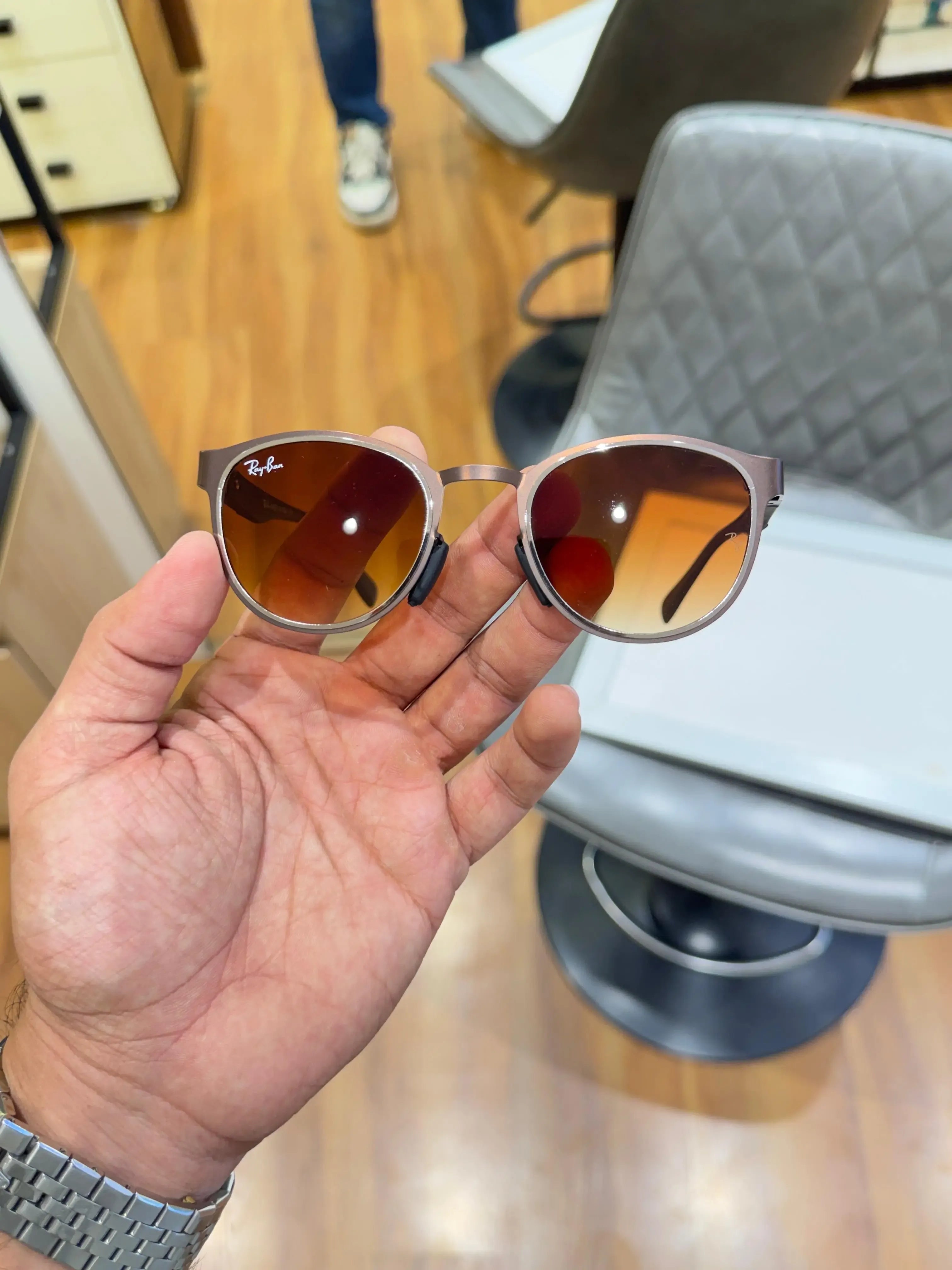 Ray-Ban RB2604 Brown Shaded - Front face-on view showing brown round frame with amber gradient lenses and Ray-Ban logo