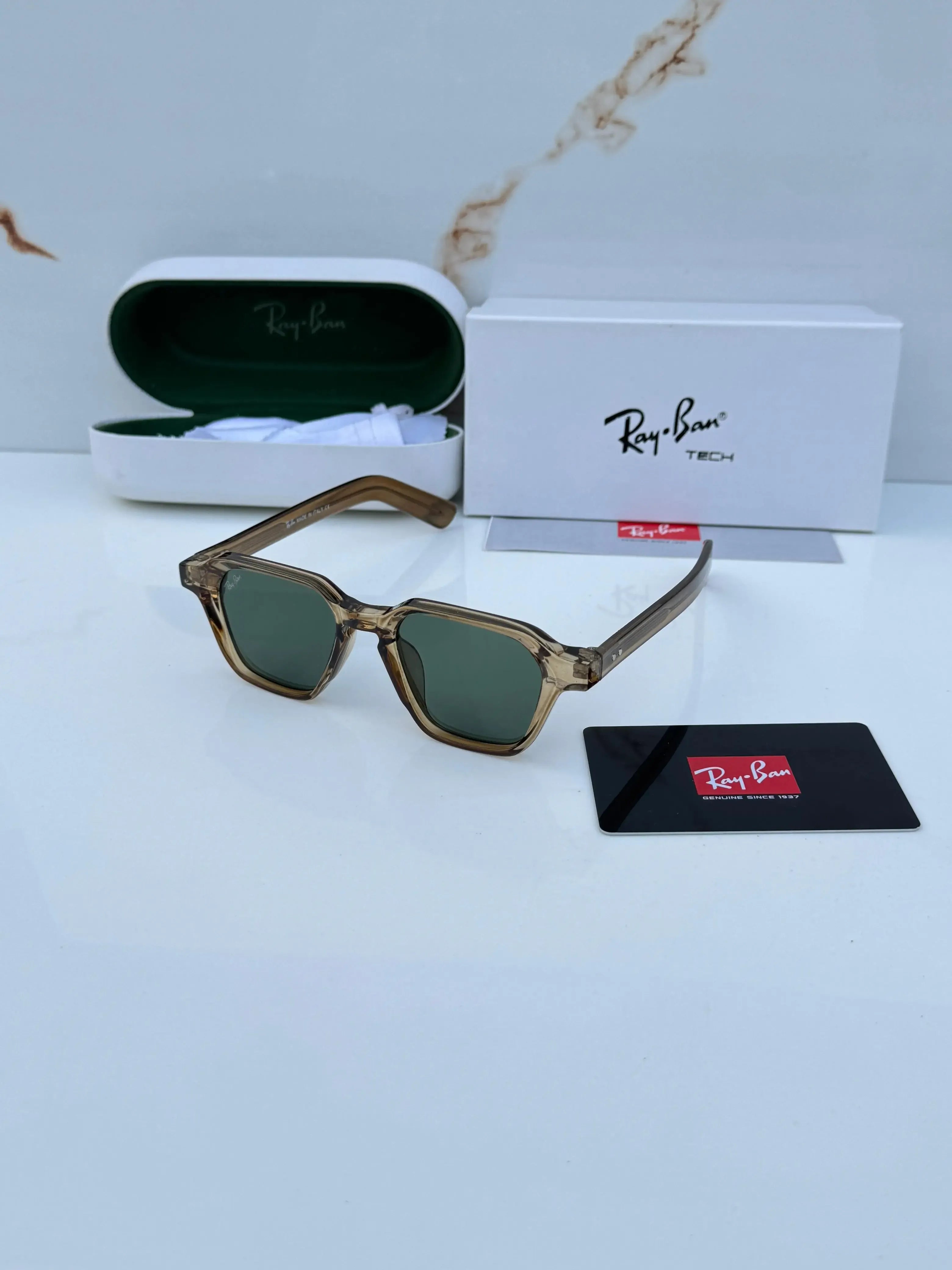 Ray-Ban RB1115 Brown Green - Flat lay with Ray-Ban Tech box and green case