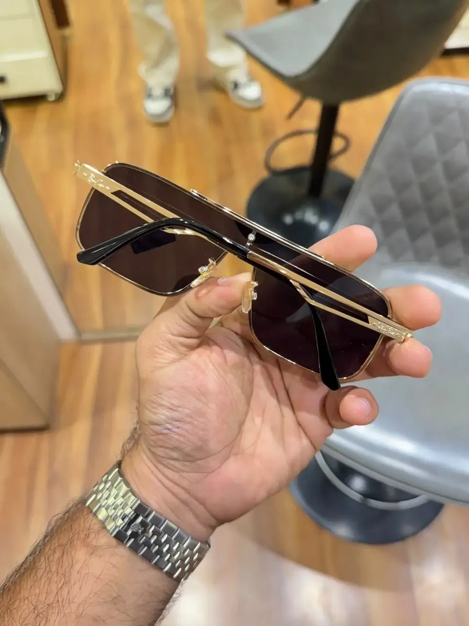 Copy Rayban 24026 Gold Black - Angled view