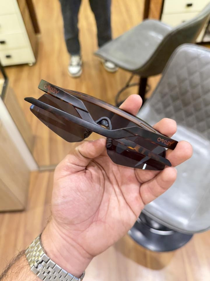 Oakley Sunglass